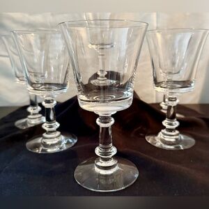 6 Fostoria Colfax glasses. 8oz chic design!